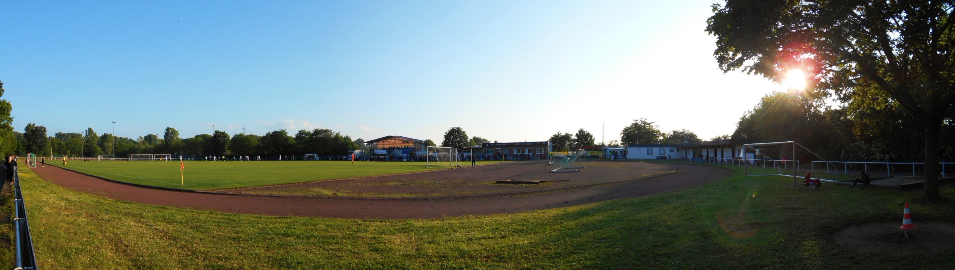 Bezirkssportanlage Rheingönheim: FC Arminia 03 Ludwigshafen – FSV Jägersburg
