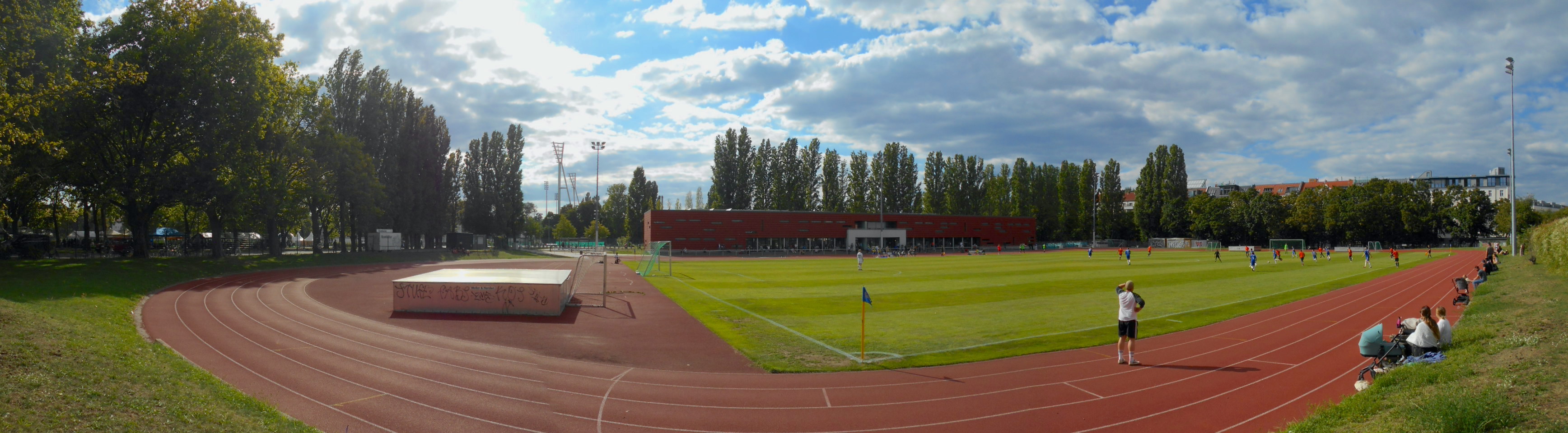 F.-L.-Jahn-Sportpark: SV Empor Berlin – FSV Spandauer Kickers