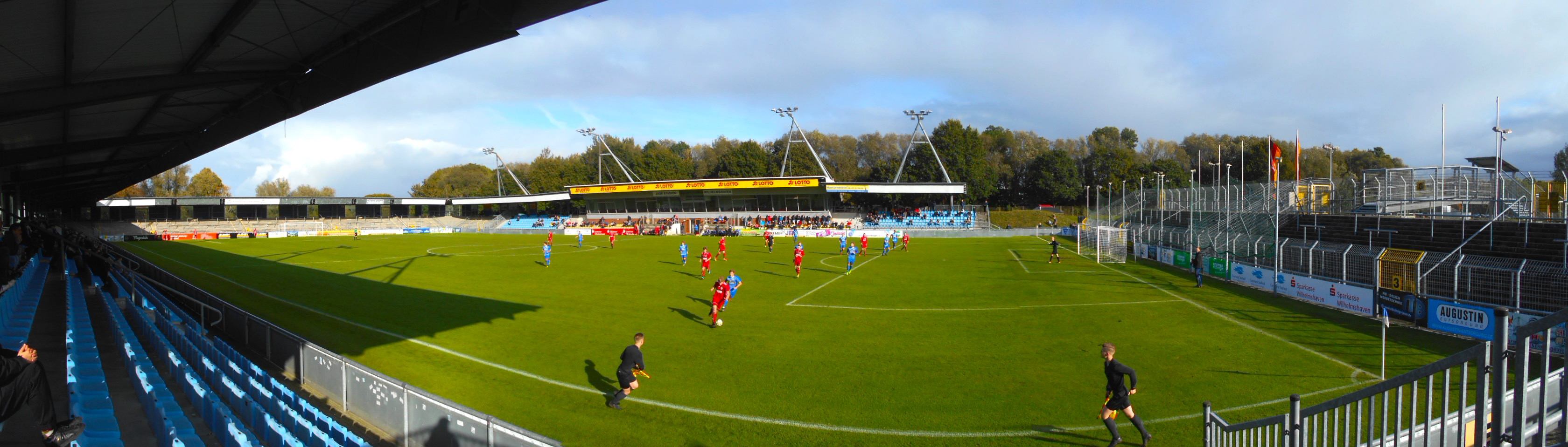Jade-Stadion: Wilhelmshavener SC Frisia – TuRa 07 Westrhauderfehn
