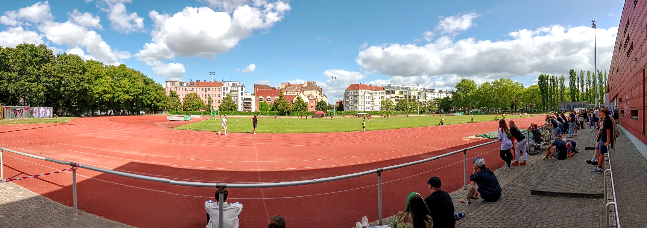 Kleines Stadion im F.-L.-Jahn-Sportpark: Borussia Pankow – Hannoverscher SV 1896