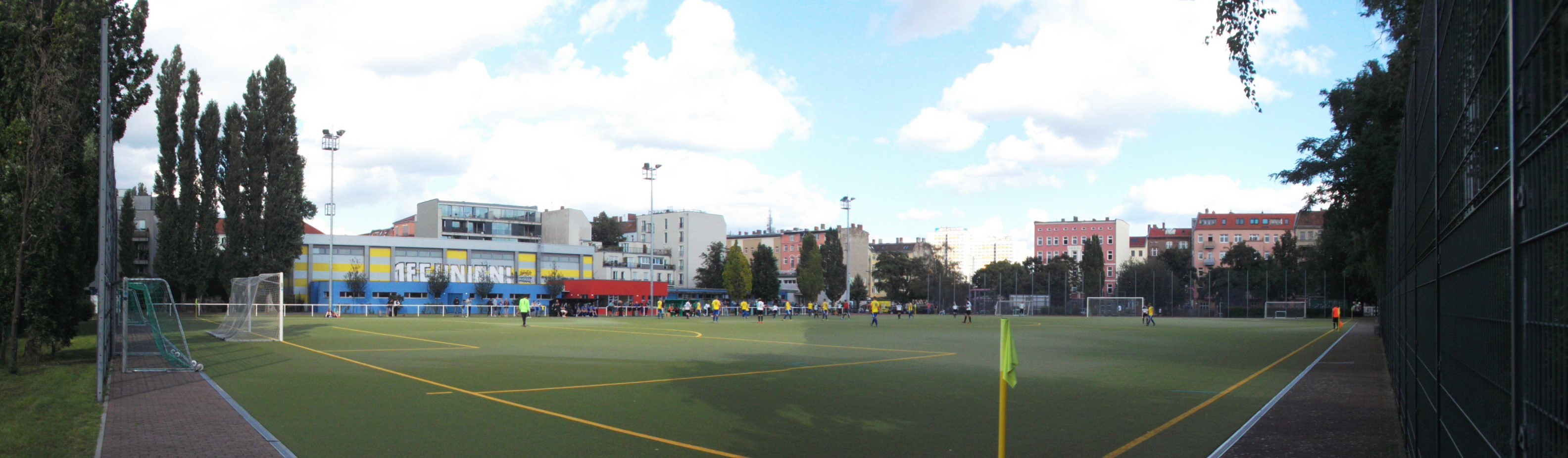 Kurt-Ritter-Sportplatz: SFC Friedrichshain II – SV Blau-Gelb Berlin