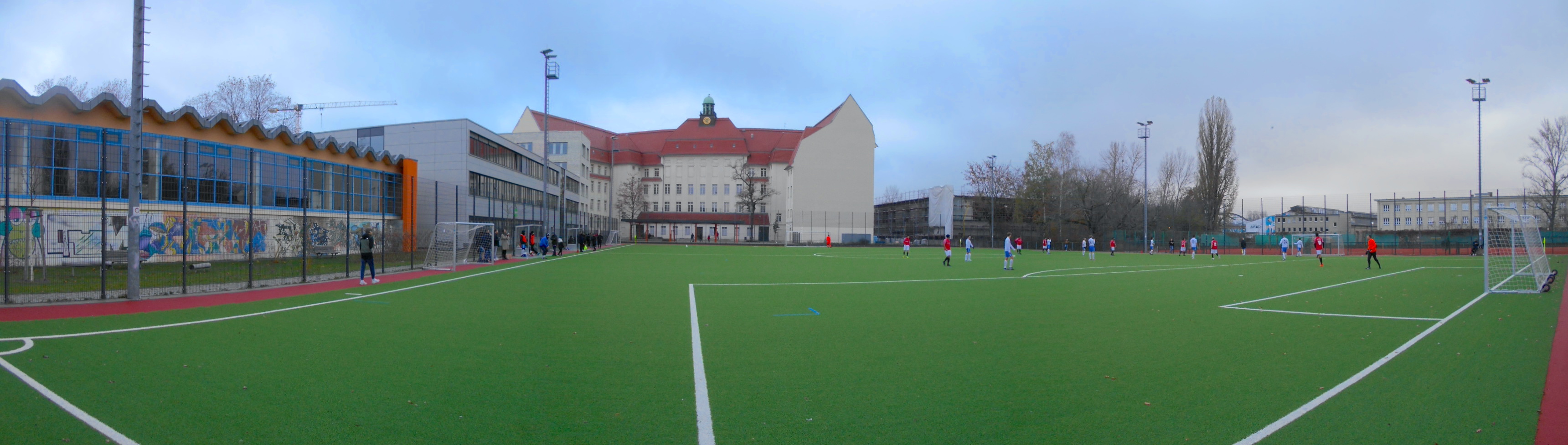 Laskersportplatz: SG Blau-Weiß Friedrichshain – FC Liria II