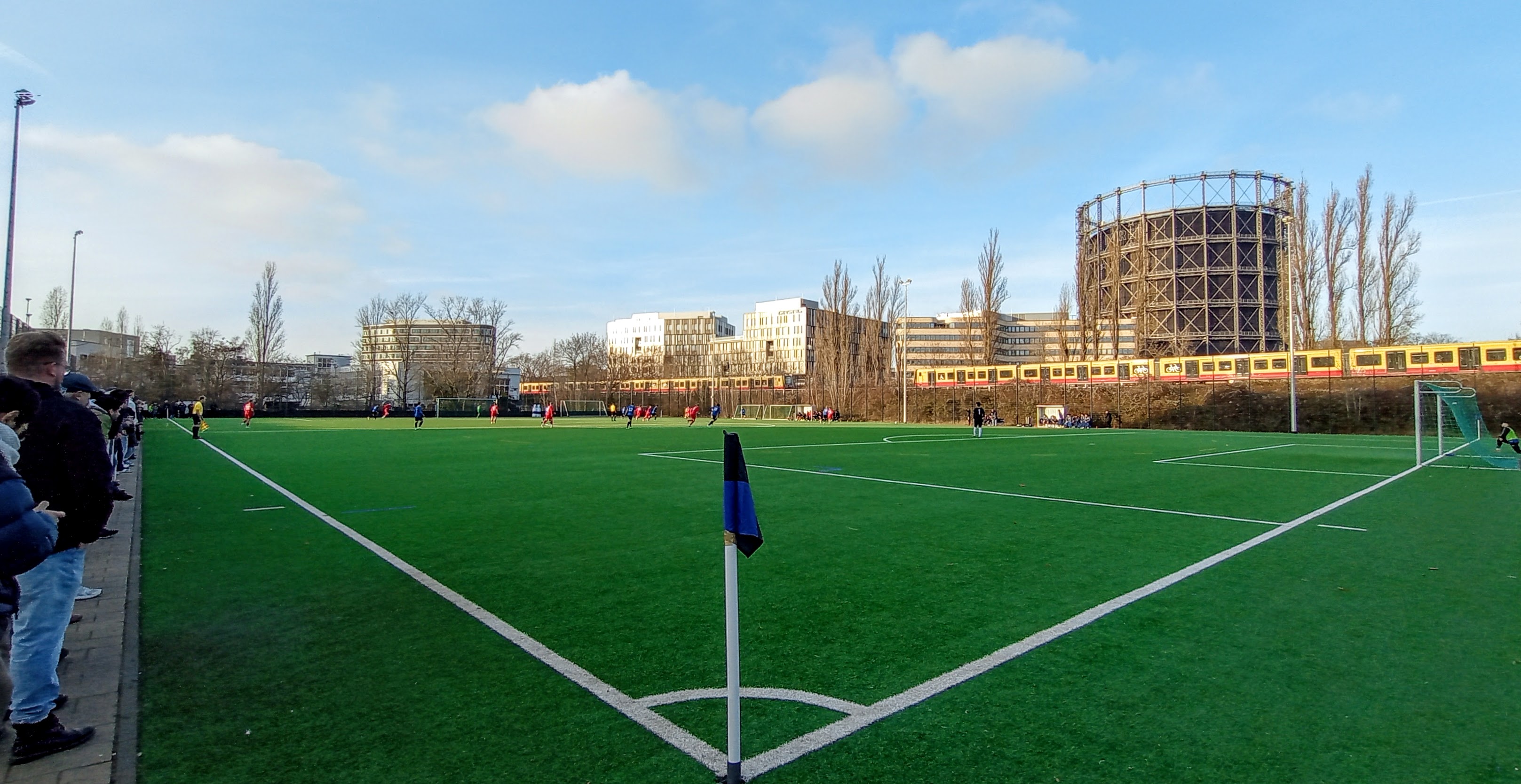 Sportplatz Campus Teske-Schule: FC Internationale Berlin – SV Sparta Lichtenberg