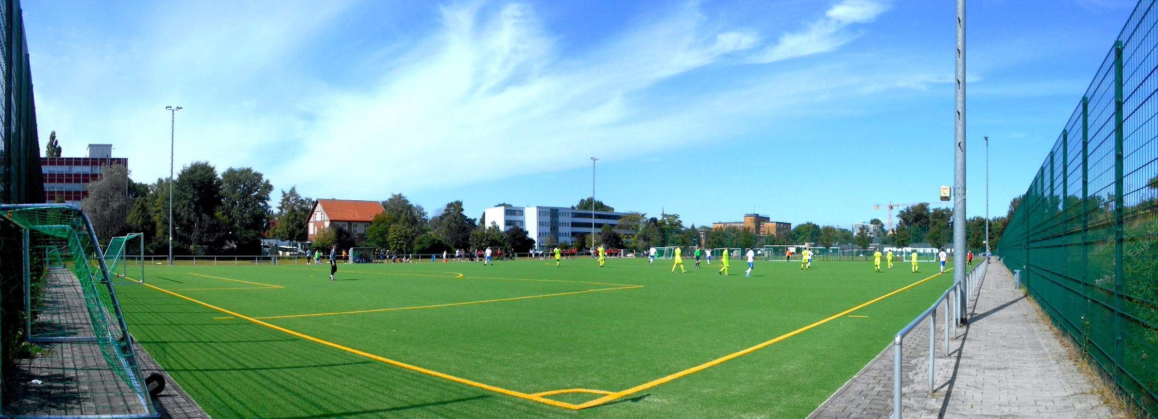 Sportplatz Fischerstraße: SV Sparta Lichtenberg II – SG Blau-Weiß Friedrichshain
