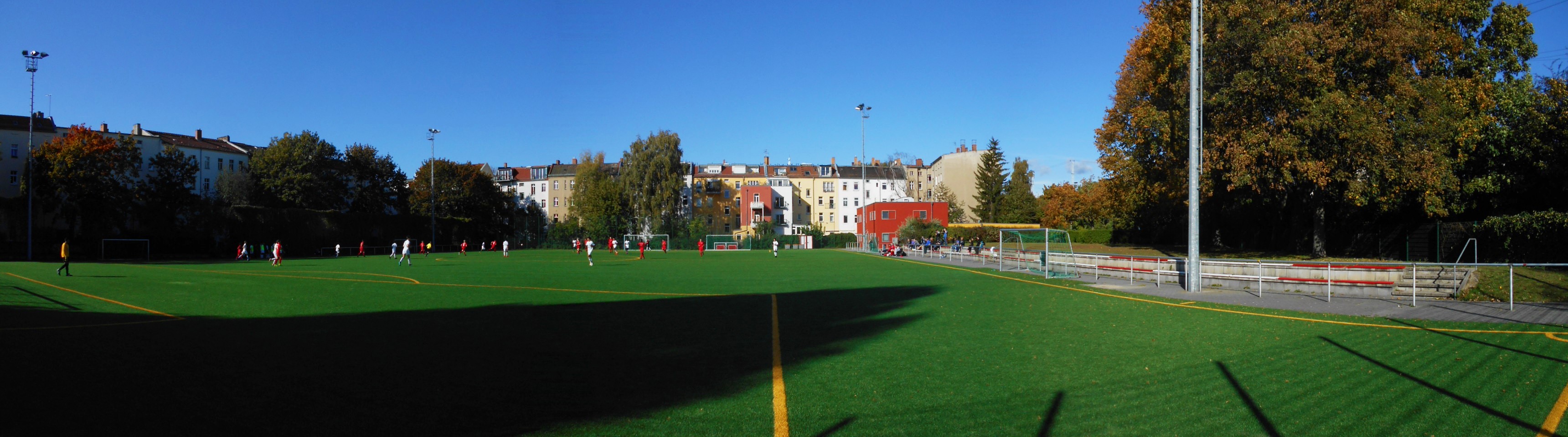 Sportplatz Hauffstraße: SV Sparta Lichtenberg – Füchse Berlin Reinickendorf BTSV