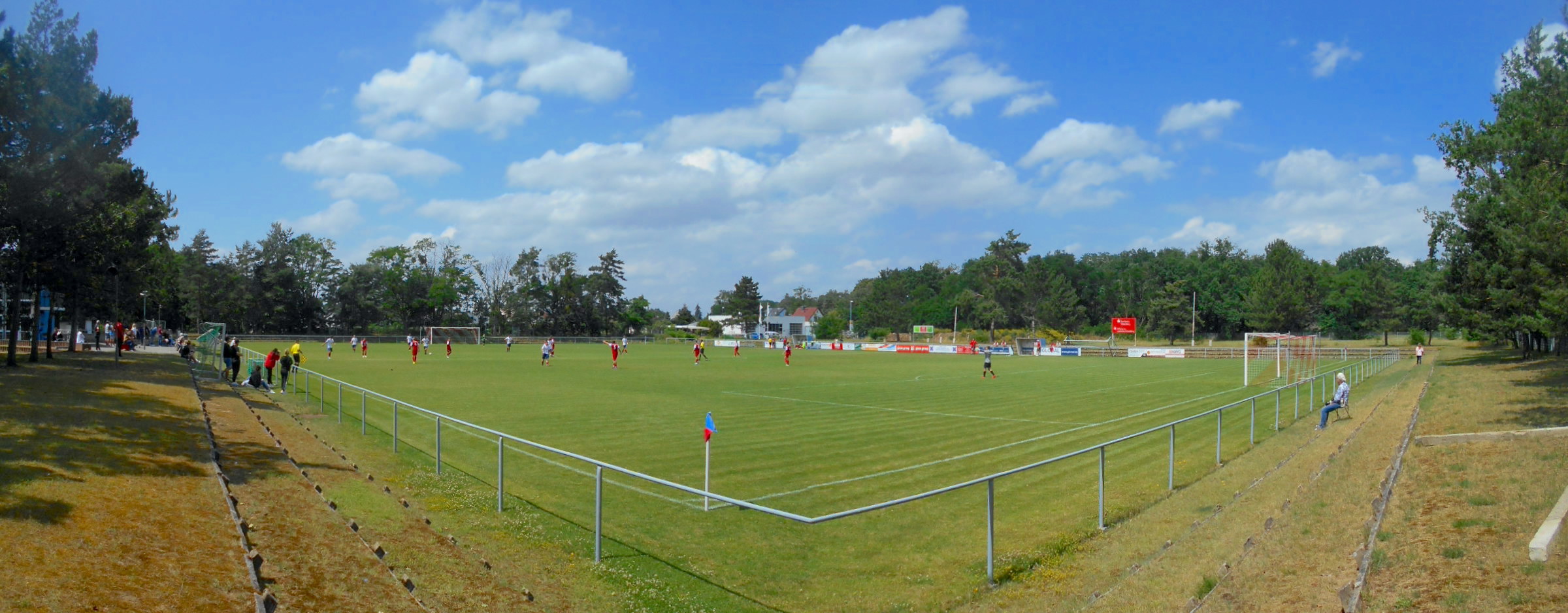 Sportplatz Lerchenfeld: SV Rot-Blau Coswig – SG Rot-Weiß Thalheim