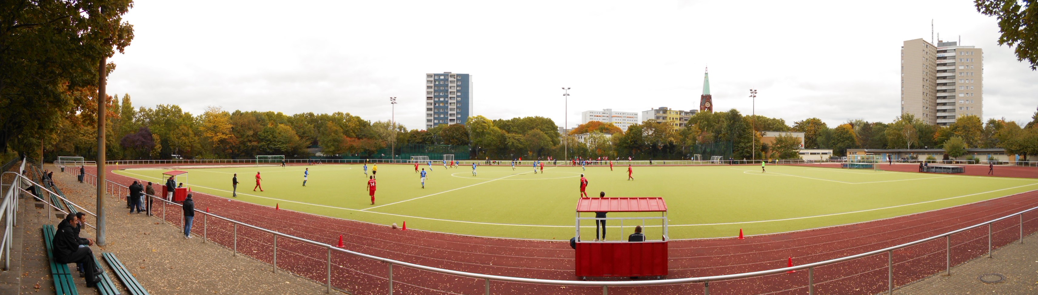 Sportplatz Lobeckstraße: Berliner FC Südring – SG Blau-Weiß Friedrichshain