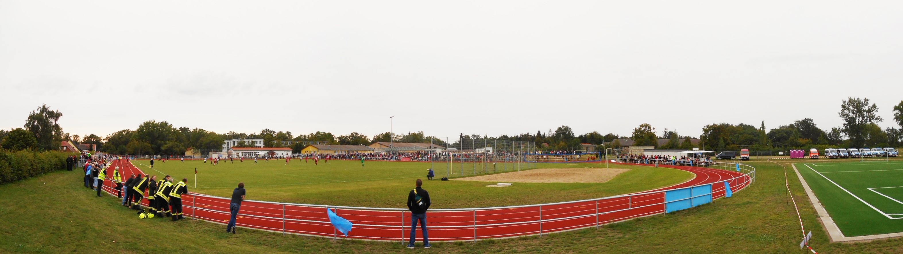 Sportplatz Neustadt: SV Schwarz-Rot Neustadt – FC Energie Cottbus