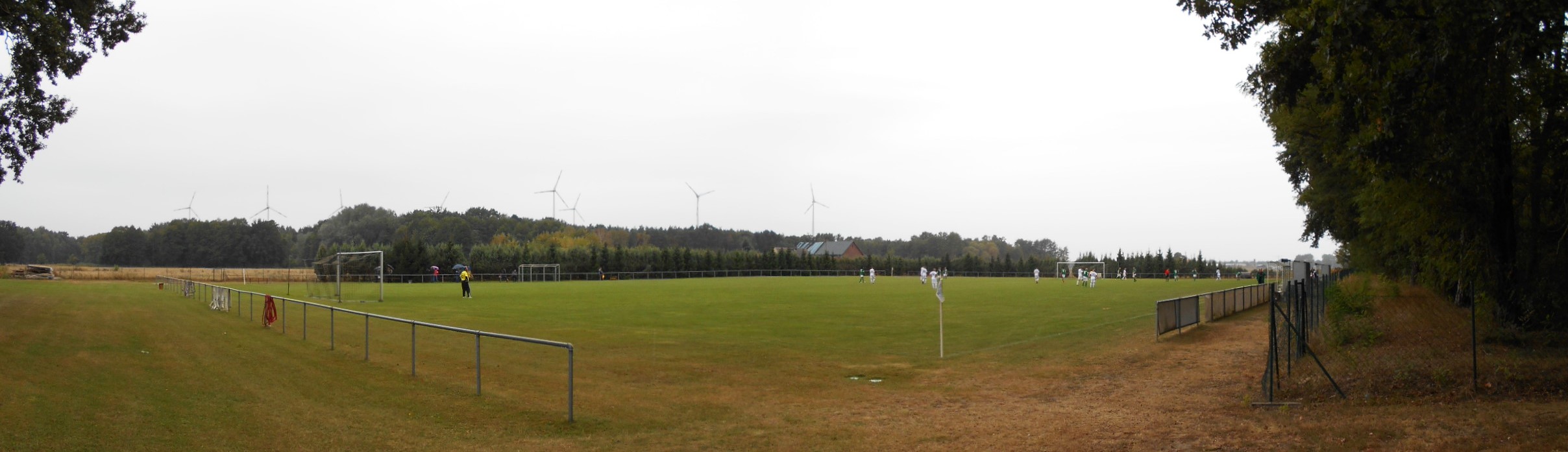Sportplatz Schacksdorfer Straße: Forster SV Schwarz-Weiß Keune – SV Fortuna Skadow