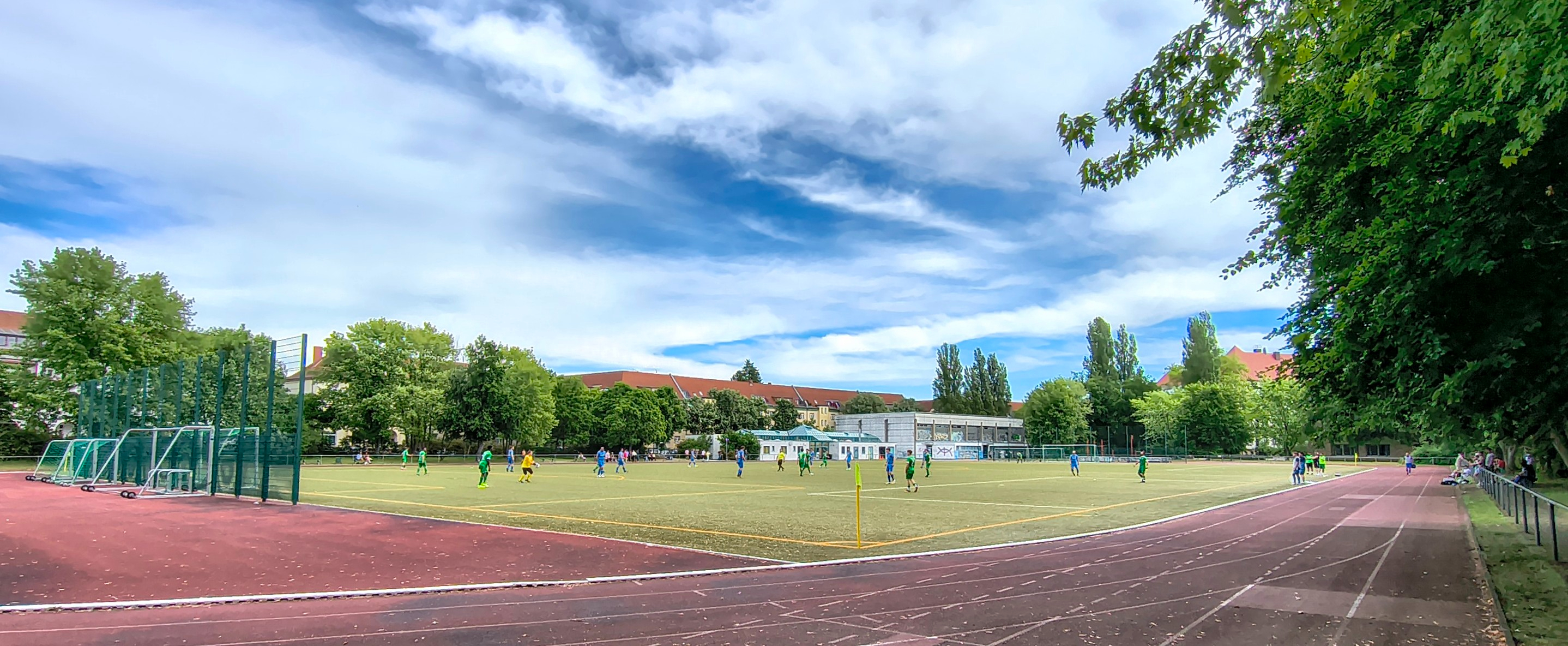 Sportplatz Thurgauer Straße: Füchse Berlin Reinickendorf II – SG Blau-Weiß Friedrichshain