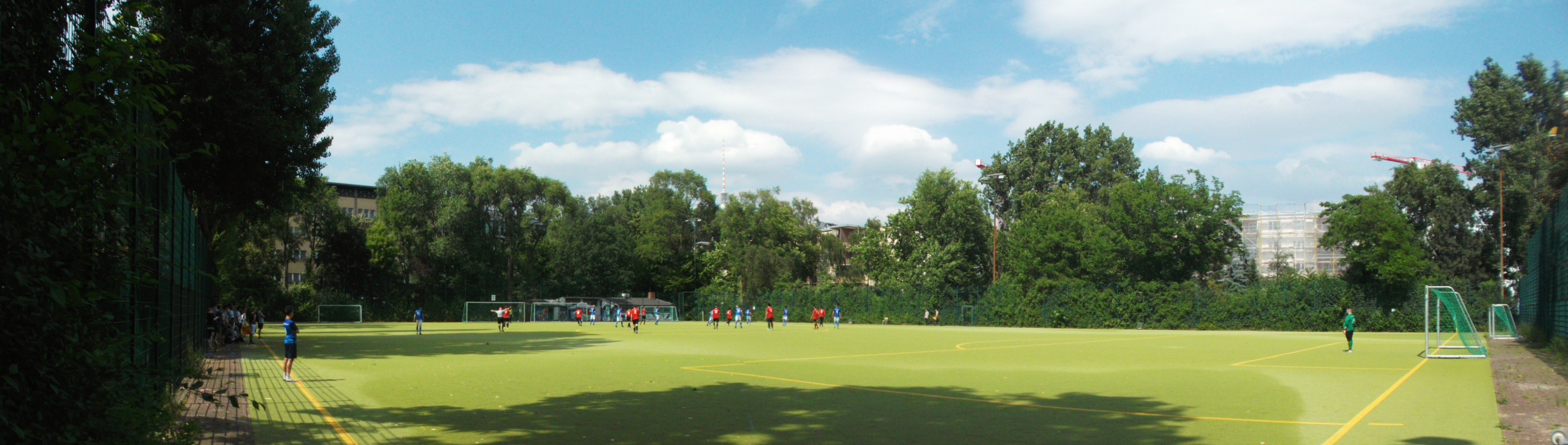 Sportplatz Waldeckpark: Berlin Hilalspor II – SG Blau-Weiß Friedrichshain