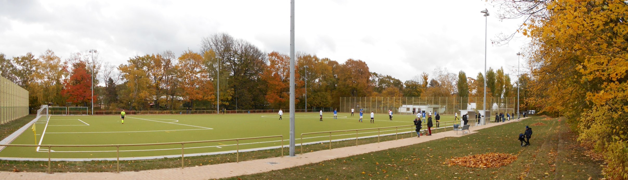 Sportplatz Werderstraße: Spandauer FC Veritas – SG Blau-Weiß Friedrichshain