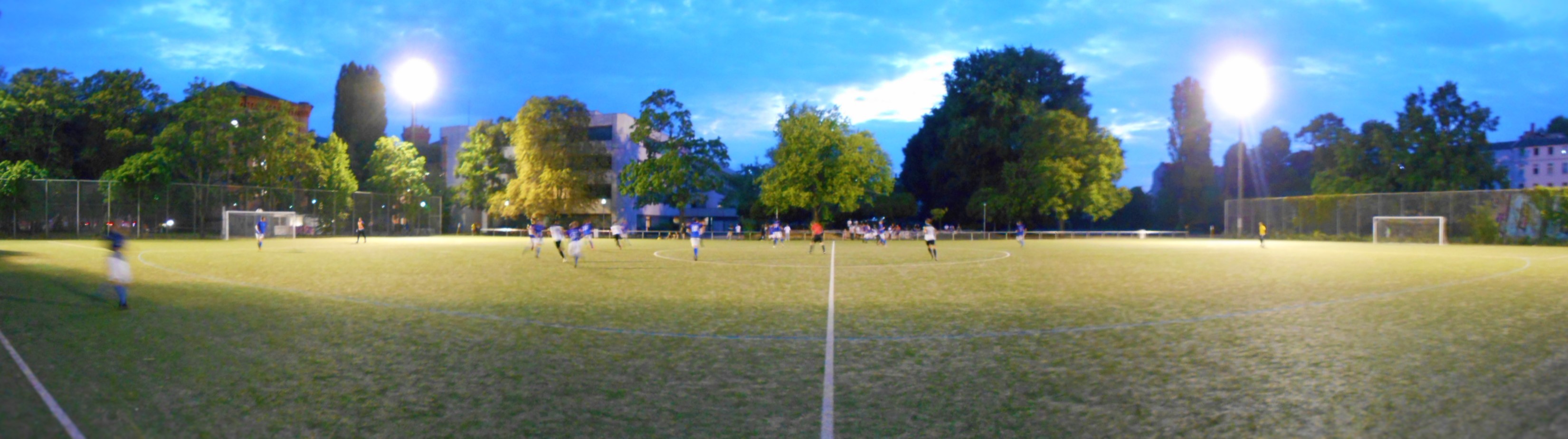 Sportplatz Wrangelstraße: FSV Hansa 07 Berlin – SG Blau-Weiß Friedrichshain