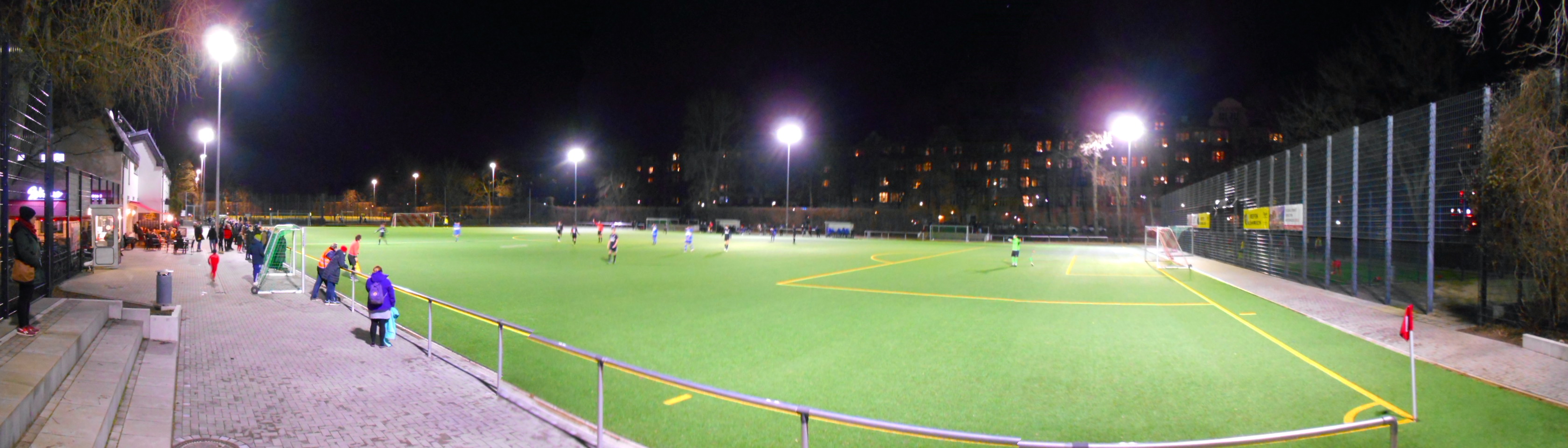 Volkspark Wilmersdorf: 1. FC Wilmersdorf –1. FC Novi Pazar 95 Berlin