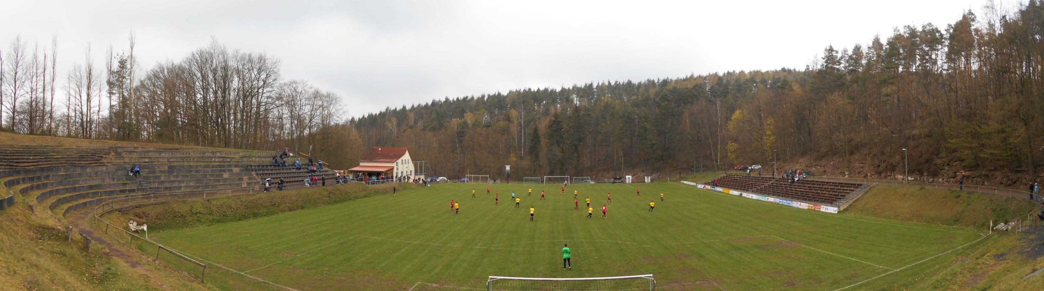 Waldstadion im Kaffeetälchen: FSV Kali Werra Tiefenort – SG Glücksbrunn Schweina II