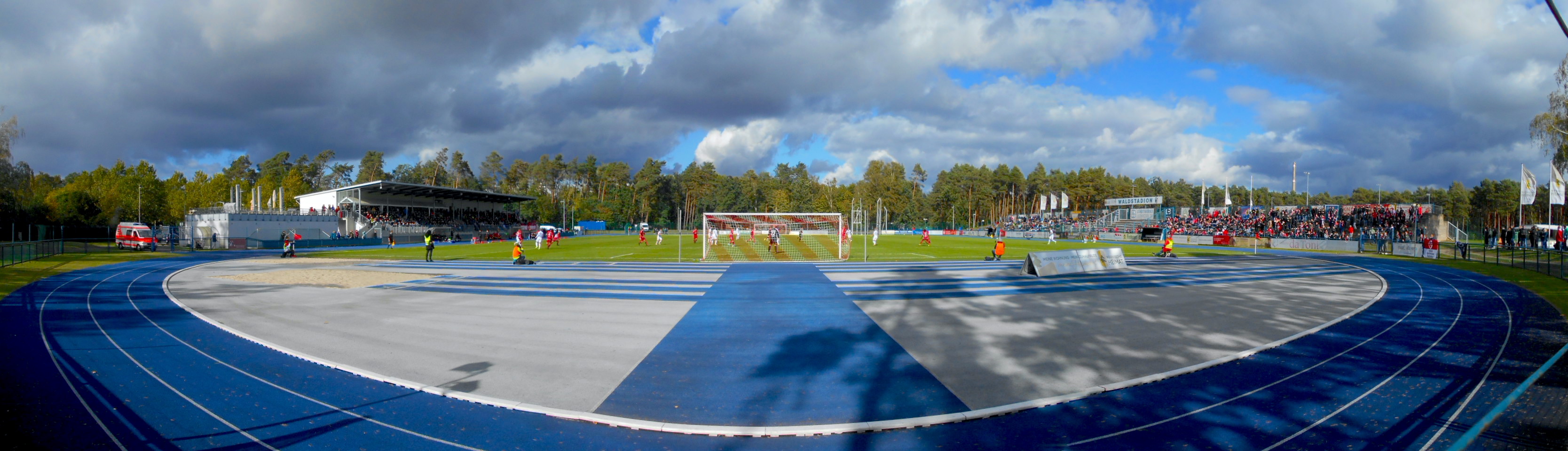 Waldstadion: Ludwigsfelder FC – FC Energie Cottbus