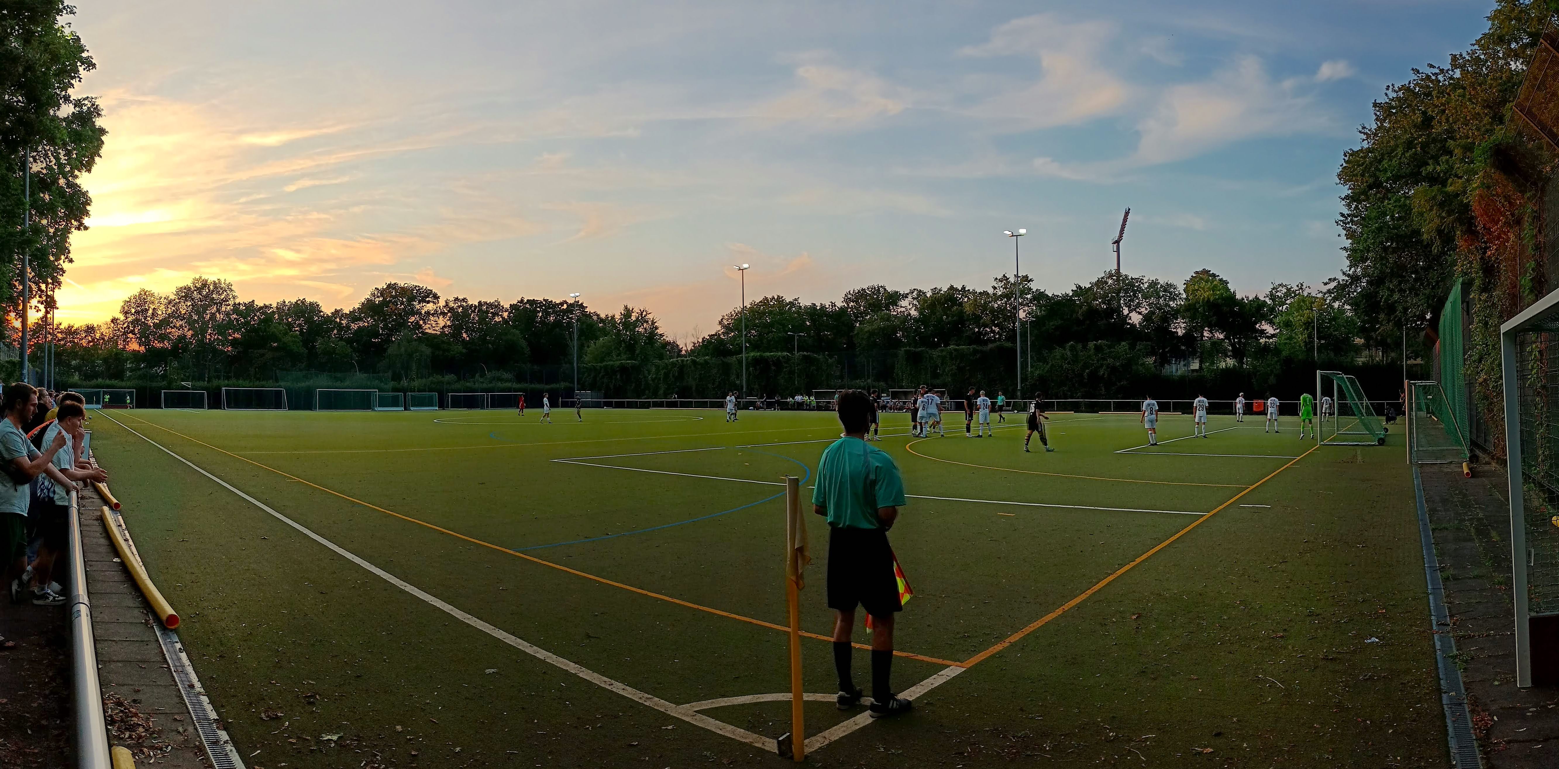 Wally-Wittmann-Sportanlage: Tennis Borussia Berlin – FC Internationale Berlin