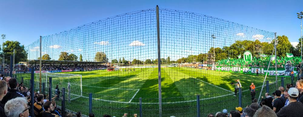 Stadion auf dem Wurfplatz: VSG Altglienicke – VfL Wolfsburg